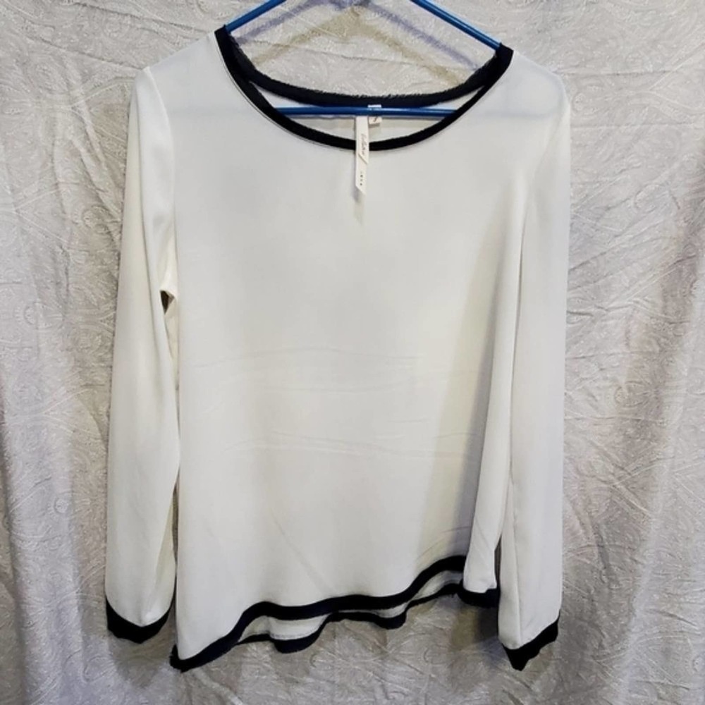 Bellatrix asymmetrical raw hem dress shirt small‎